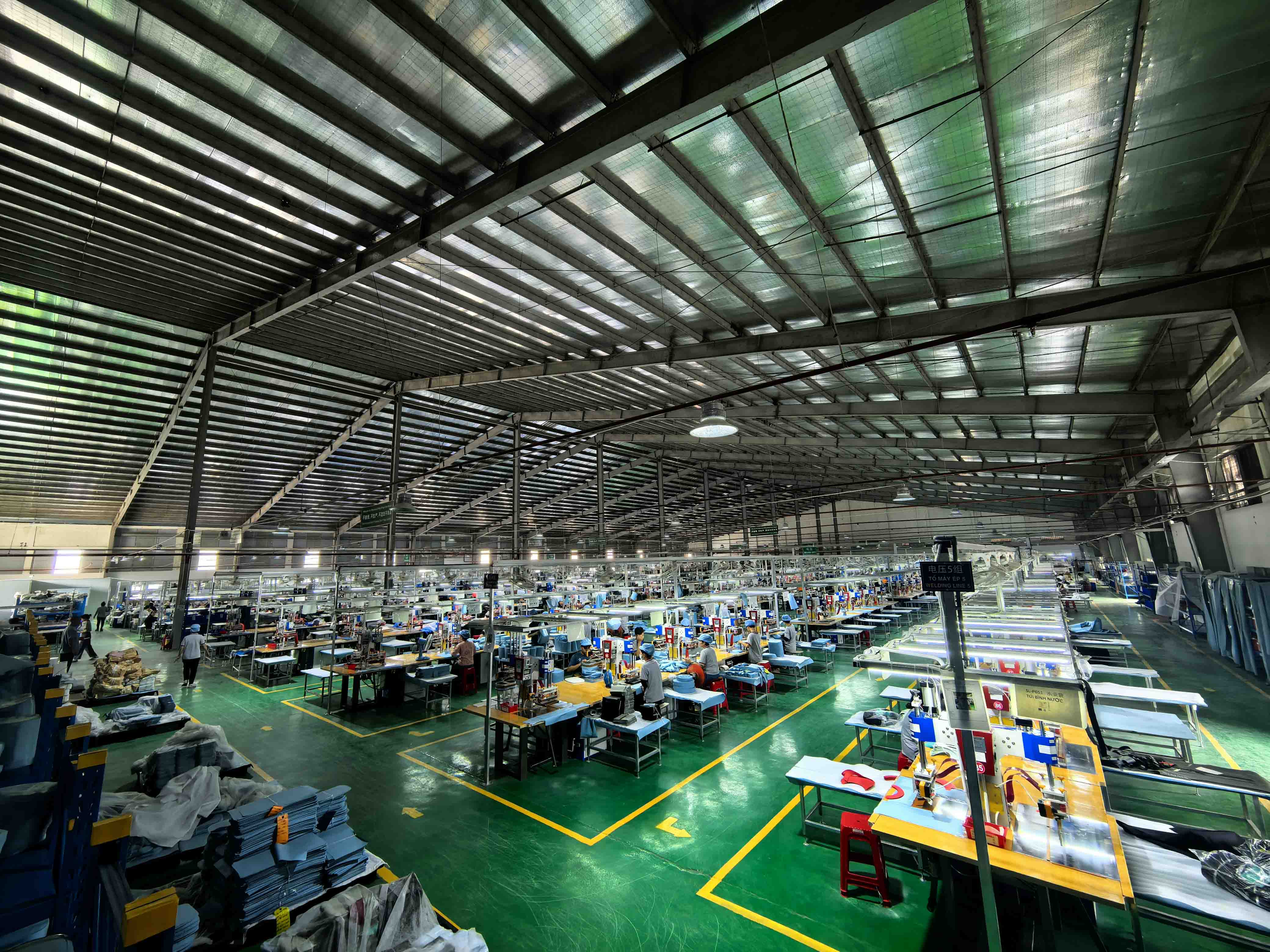 Soudage RF ou couture : quelle méthode de fabrication crée un équipement véritablement étanche ?